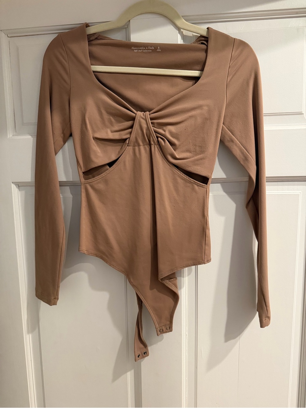 Abercrombie & Fitch Long Sleeve Twist Front Bodysuit - Taupe